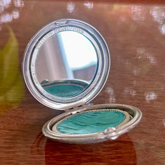 Vintage “Three Flowers” Metal Powder Compact Richard-Hudnut Mirror Case & Puff - Picture 13 of 14